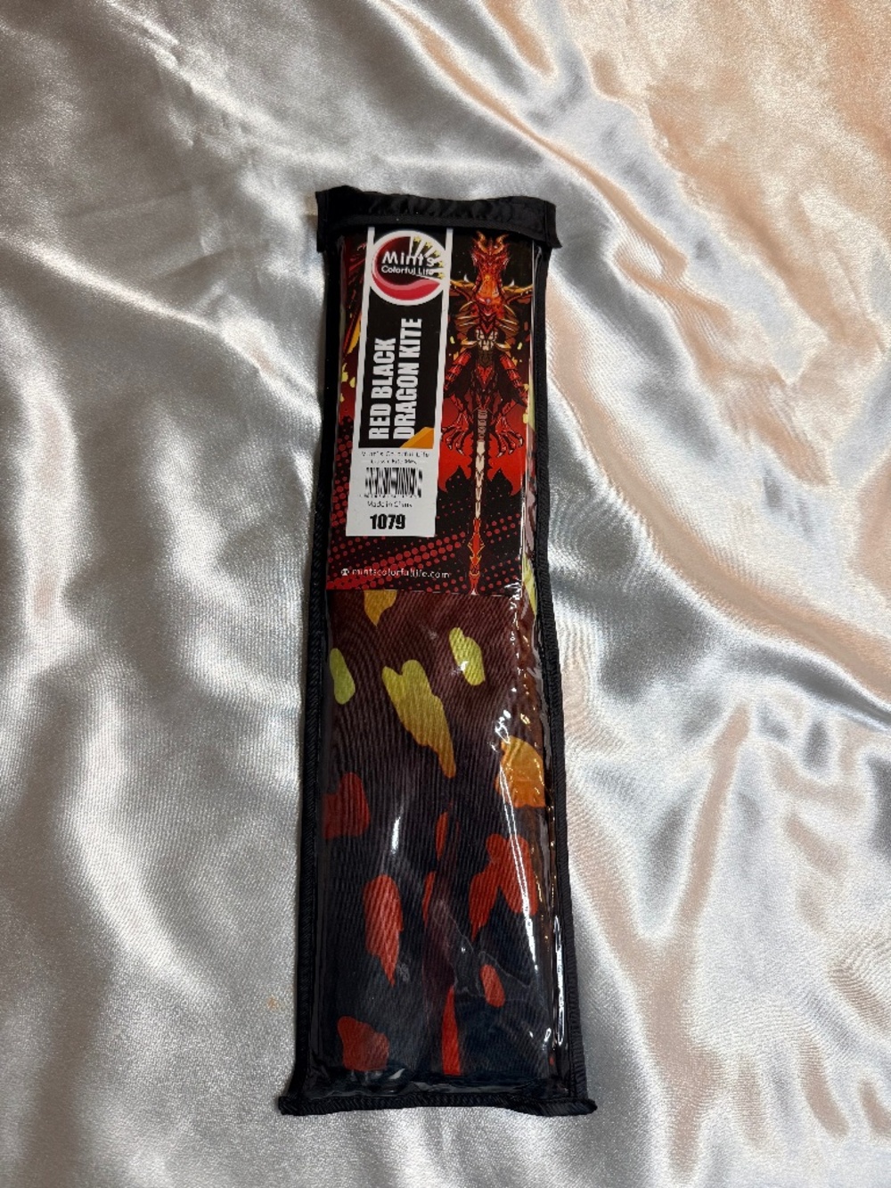 Mint’s Colorful Life Red Black Dragon Kite 1079 Large Kite w/ Bag & String